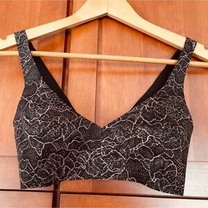 Lululemon Like Nothing Bra Lacescape Spanish Rose Black Wireless Size 32B NEW